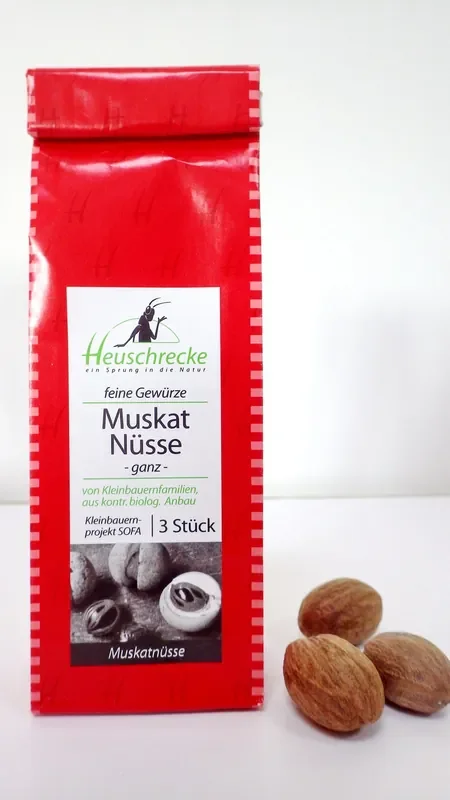 Heuschrecke Muskatnüsse ganz 3 Stück